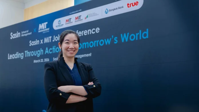 ดร.ชนนิกานต์ จิรา ผู้อำนวยการ ทรู ดิจิทัล อคาเดมี ในงาน Sasin x MIT Joint Conference